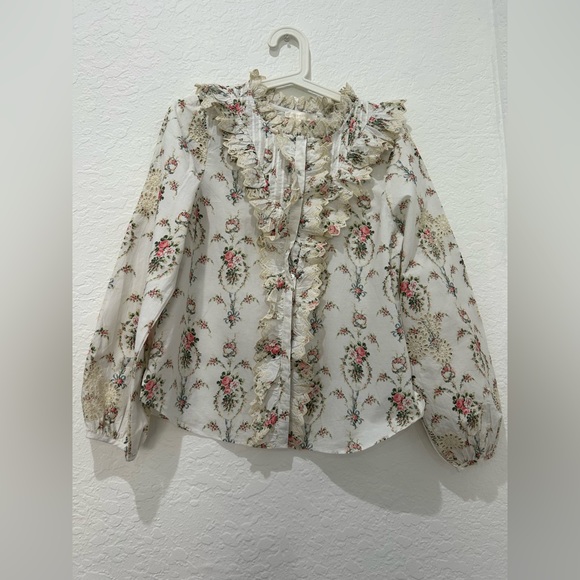 LoveShackFancy Tops - 😊PRICE ⬇️
 LOVESHACK FANCY • White Long Sleeve Floral Blouse •size S •